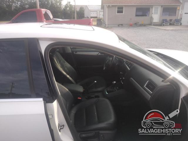 3VWD07AJ3EM380096 2014 VOLKSWAGEN JETTA photo no. 5