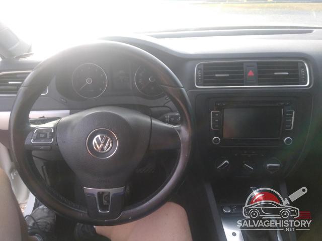 3VWD07AJ3EM380096 2014 VOLKSWAGEN JETTA photo no. 9