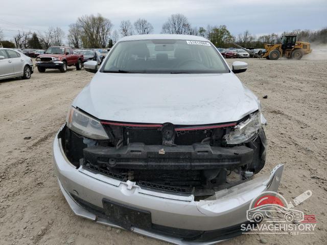 3VWD17AJ4EM283731 2014 VOLKSWAGEN JETTA photo no. 5
