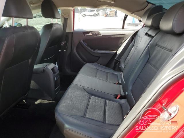 3VWD17AJ7EM398937 2014 VOLKSWAGEN JETTA photo no. 10