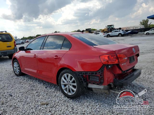 3VWD17AJ7EM398937 2014 VOLKSWAGEN JETTA photo no. 2