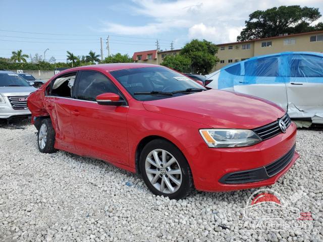 3VWD17AJ7EM398937 2014 VOLKSWAGEN JETTA photo no. 4
