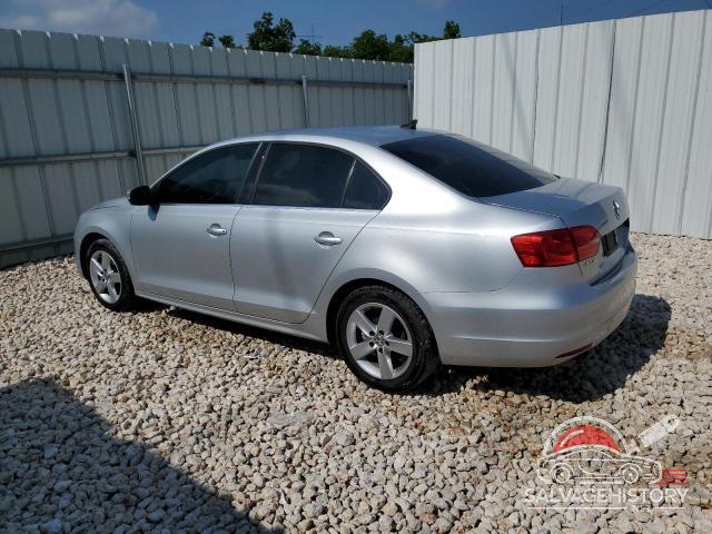 3VWLL7AJ0EM398445 2014 VOLKSWAGEN JETTA photo no. 2