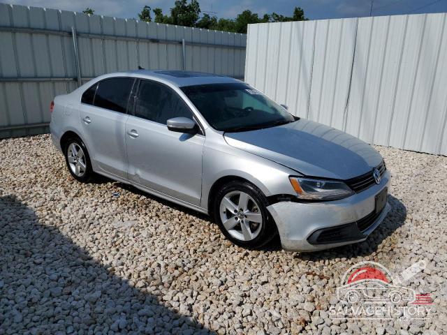3VWLL7AJ0EM398445 2014 VOLKSWAGEN JETTA photo no. 4