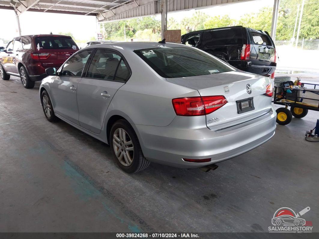 3VW2K7AJ7FM201819 2015 VOLKSWAGEN JETTA photo no. 3