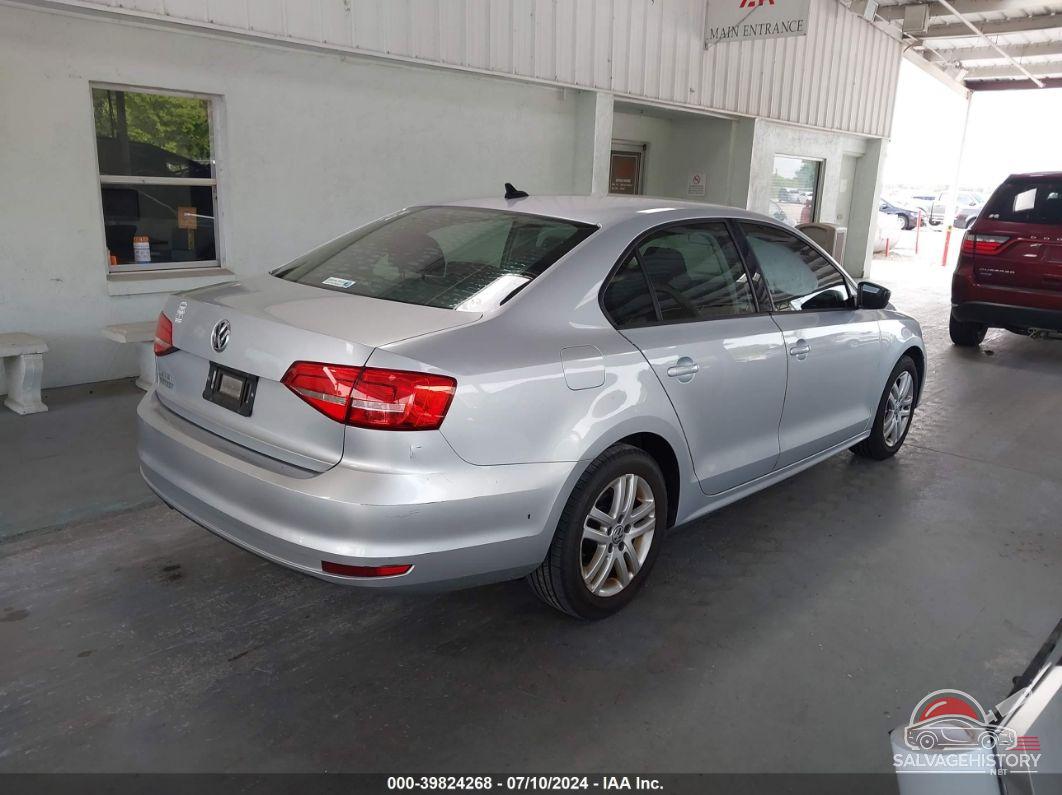 3VW2K7AJ7FM201819 2015 VOLKSWAGEN JETTA photo no. 4