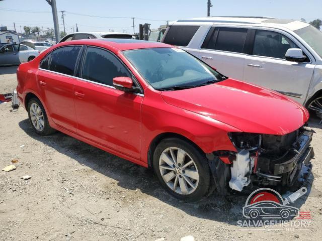 3VWD17AJ2FM273829 2015 VOLKSWAGEN JETTA photo no. 4