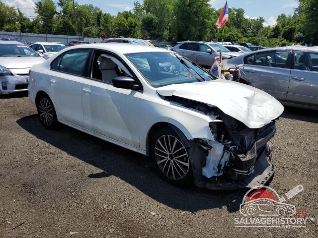 3VWD17AJ2GM367159 2016 VOLKSWAGEN JETTA photo no. 4