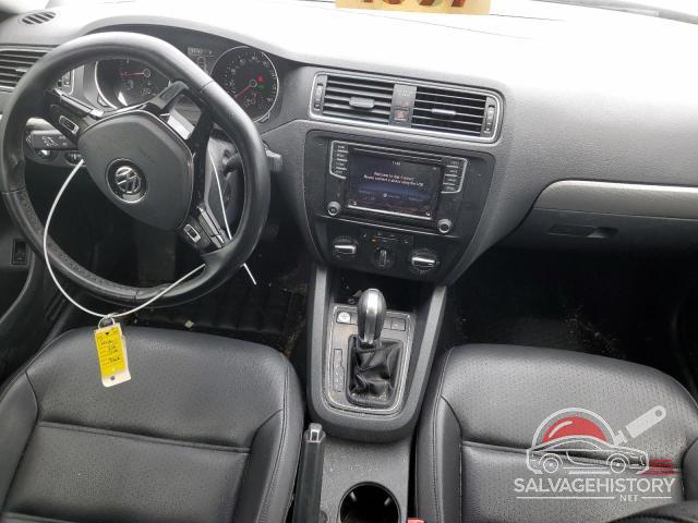 3VWDB7AJ4HM381305 2017 VOLKSWAGEN JETTA photo no. 8