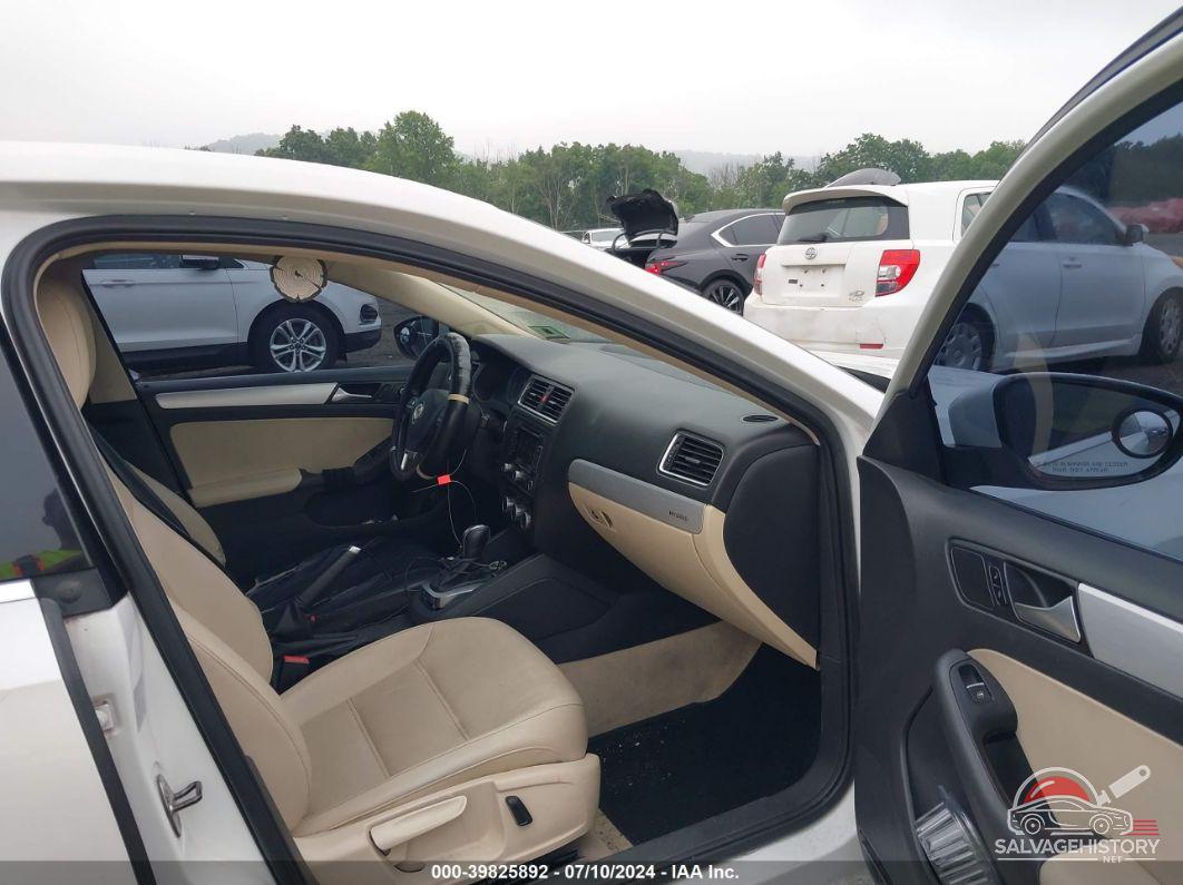 3VW637AJ9EM312594 2014 VOLKSWAGEN JETTA SEDAN photo no. 5