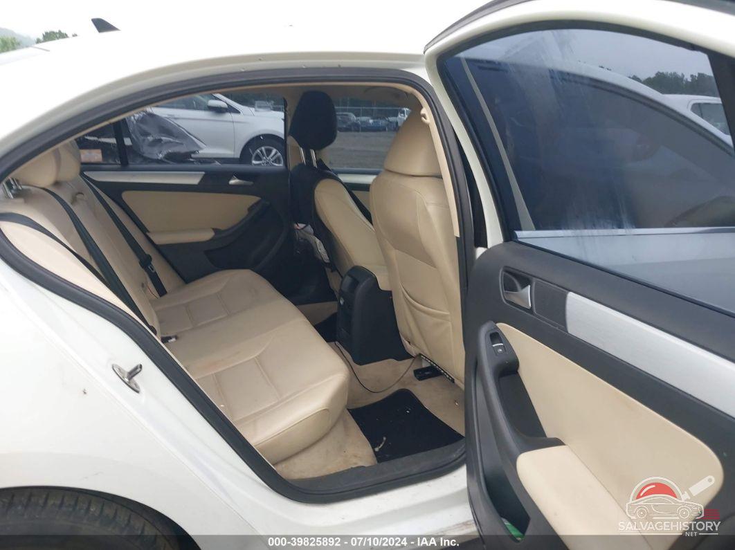 3VW637AJ9EM312594 2014 VOLKSWAGEN JETTA SEDAN photo no. 8