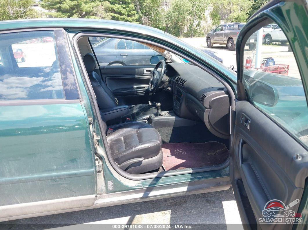 WVWAC63B81P010201 2001 VOLKSWAGEN PASSAT photo no. 5
