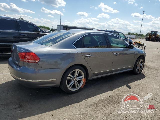 1VWCV7A34FC047763 2015 VOLKSWAGEN PASSAT photo no. 3