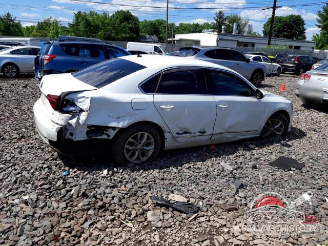 1VWAT7A39HC032224 2017 VOLKSWAGEN PASSAT photo no. 3