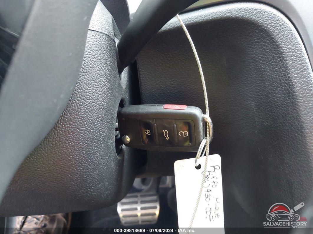 1VWDT7A30HC005880 2017 VOLKSWAGEN PASSAT photo no. 11