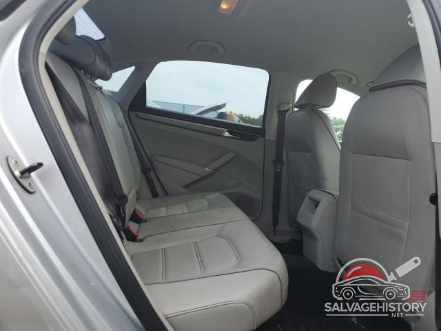 1VWDT7A32HC044261 2017 VOLKSWAGEN PASSAT photo no. 10