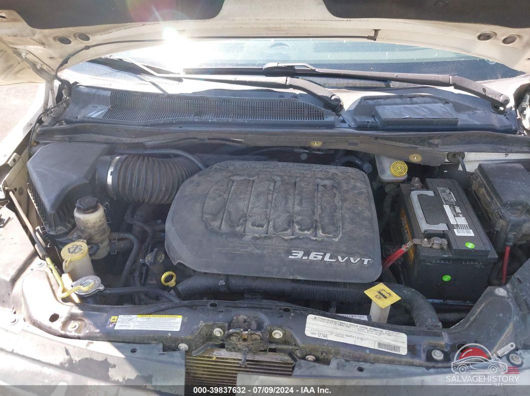 2V4RW3DG8BR626182 2011 VOLKSWAGEN ROUTAN photo no. 10