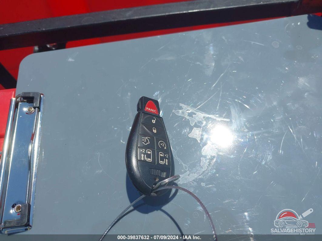 2V4RW3DG8BR626182 2011 VOLKSWAGEN ROUTAN photo no. 11