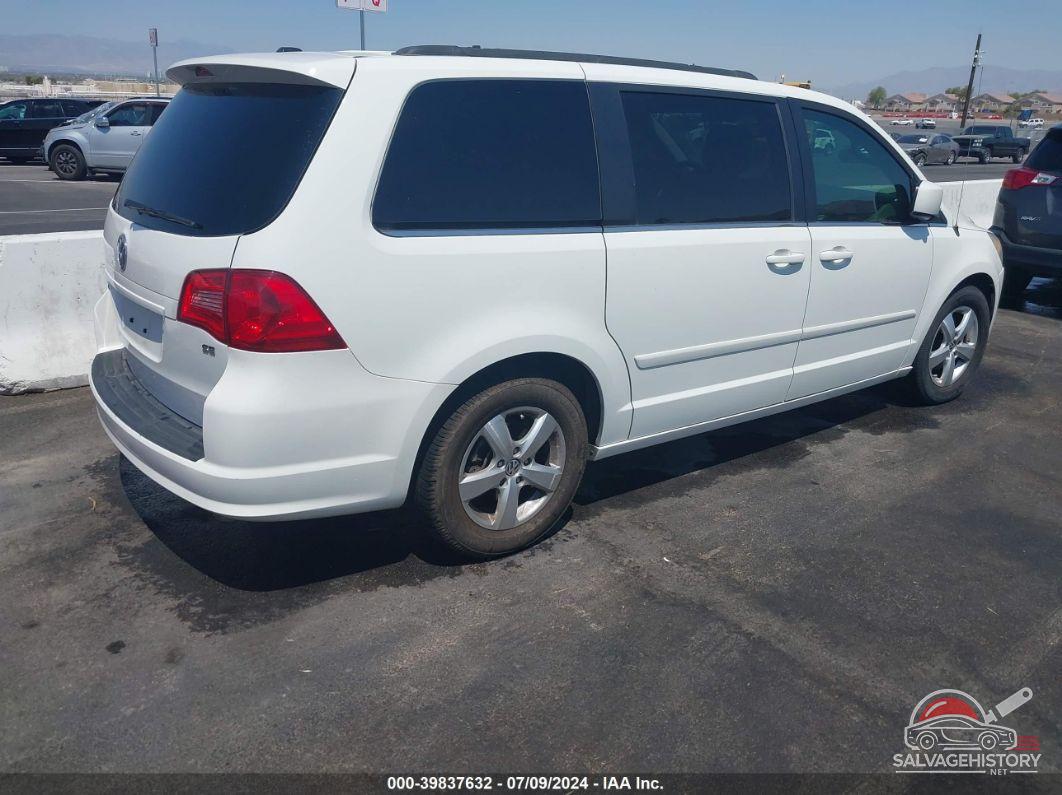 2V4RW3DG8BR626182 2011 VOLKSWAGEN ROUTAN photo no. 4
