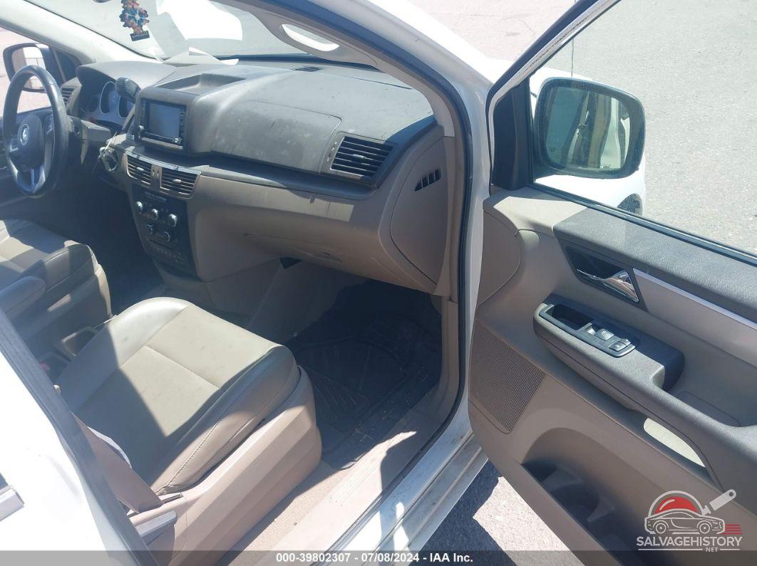 2C4RVABG2CR392353 2012 VOLKSWAGEN ROUTAN photo no. 5