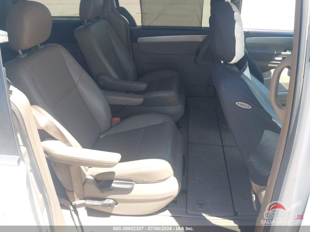 2C4RVABG2CR392353 2012 VOLKSWAGEN ROUTAN photo no. 8