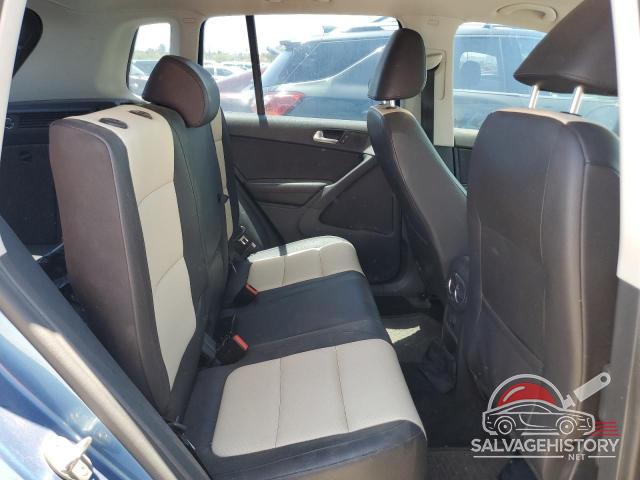 WVGBV7AX0HK031579 2017 VOLKSWAGEN TIGUAN photo no. 10