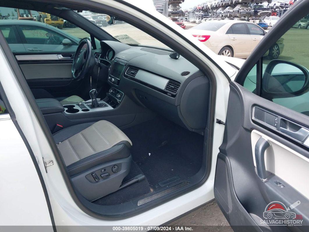 WVGRF7BP0HD006695 2017 VOLKSWAGEN TOUAREG photo no. 8