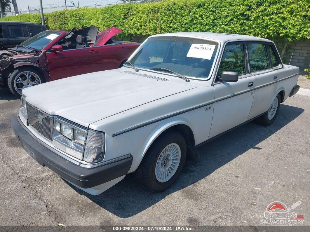 YV1AX8843E1042017 1984 VOLVO 244 photo no. 2