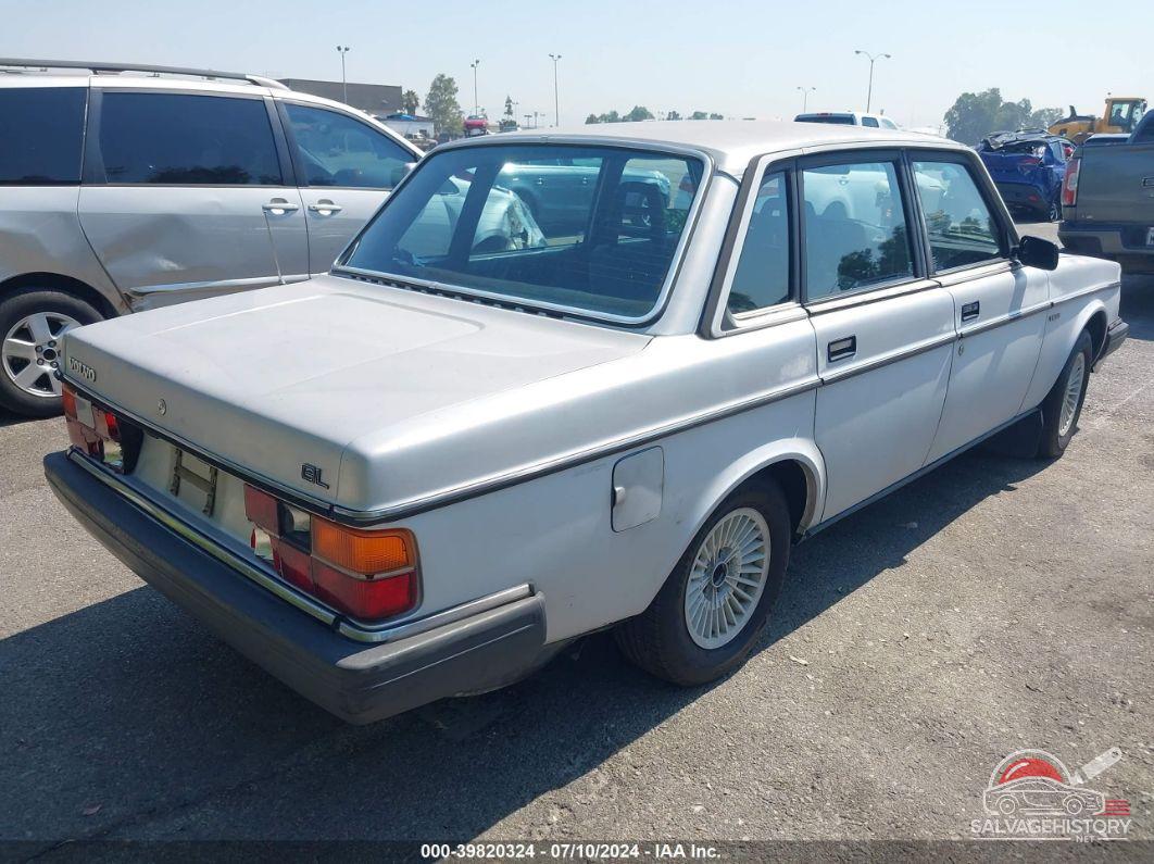 YV1AX8843E1042017 1984 VOLVO 244 photo no. 4