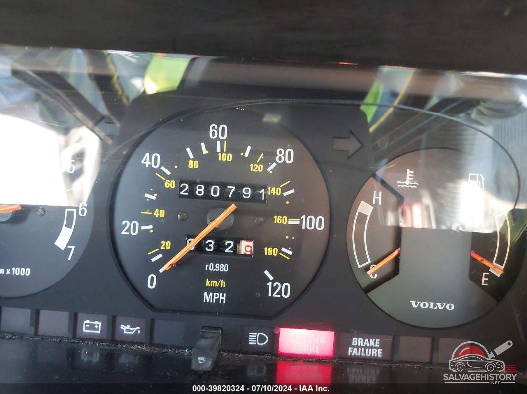 YV1AX8843E1042017 1984 VOLVO 244 photo no. 7