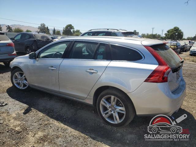 YV1612SDXF1208709 2015 VOLVO V60 photo no. 2