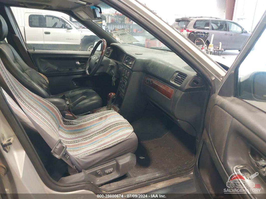 YV1LZ56DXY2725299 2000 VOLVO V70 photo no. 5