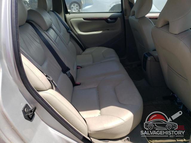 YV1SW612052468150 2005 VOLVO V70 photo no. 11