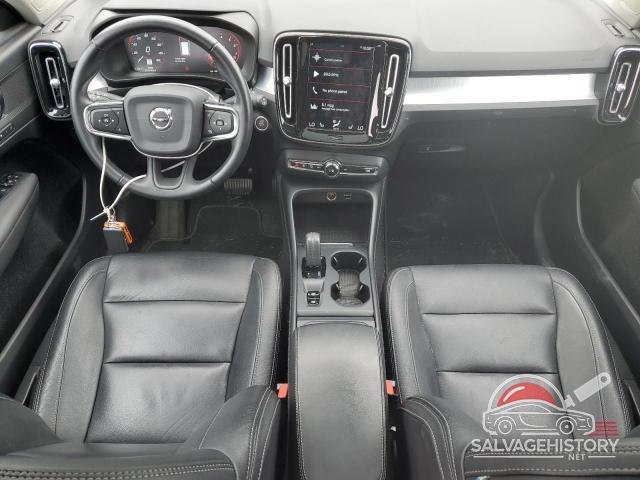 YV4162UK2M2409134 2021 VOLVO XC40 photo no. 8