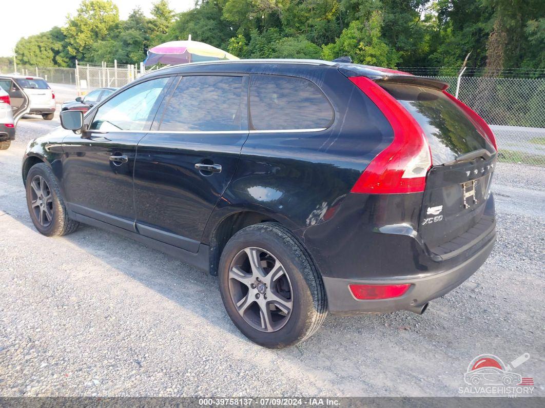 YV4902DZ8B2163060 2011 VOLVO XC60 photo no. 3