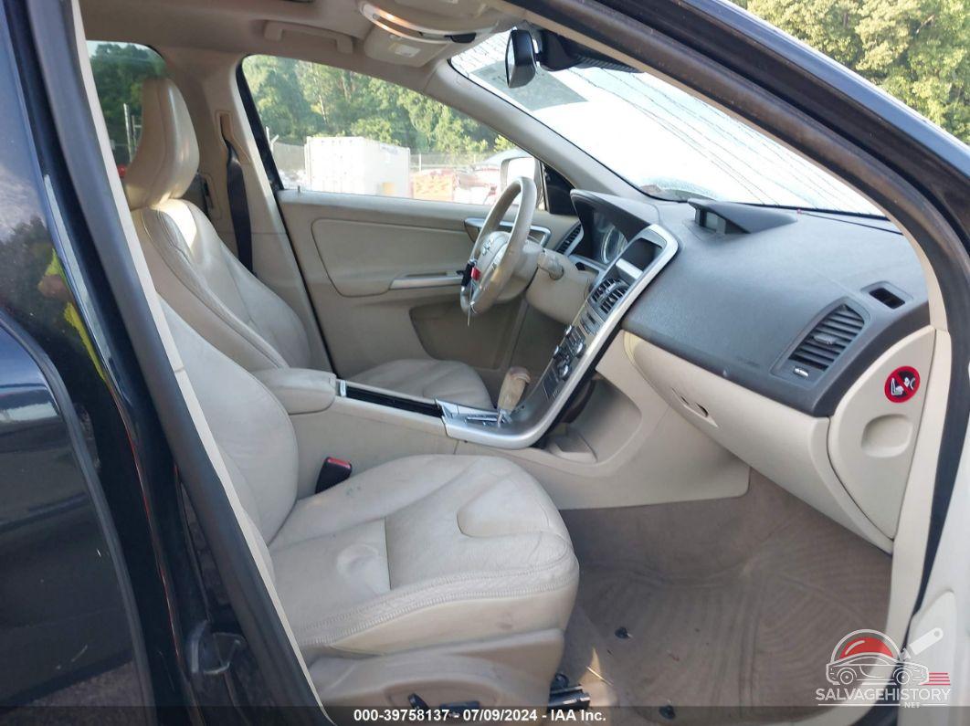 YV4902DZ8B2163060 2011 VOLVO XC60 photo no. 5