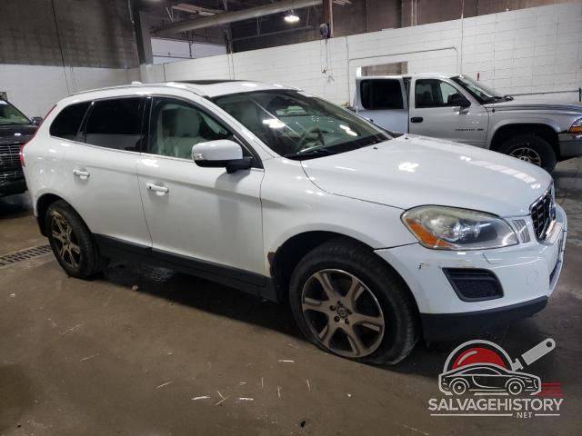 YV4902DZXD2375039 2013 VOLVO XC60 photo no. 4
