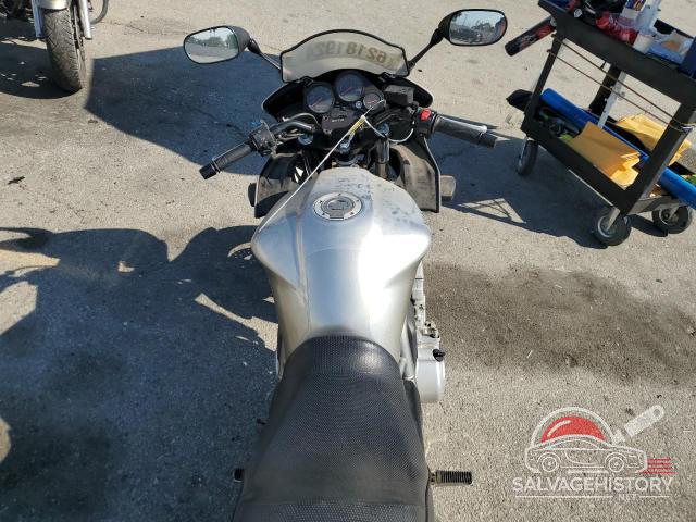 JYARN07Y82A000440 2002 YAMAHA FZS10 photo no. 6