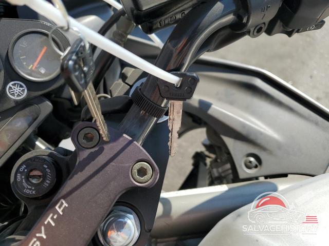 JYARN07Y82A000440 2002 YAMAHA FZS10 photo no. 8