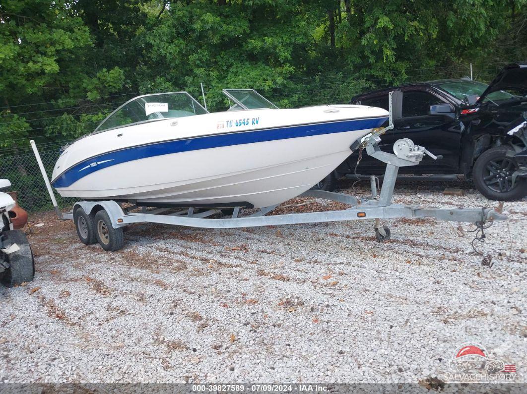 YAMCP131I304 2004 YAMAHA JETBOAT photo no. 1