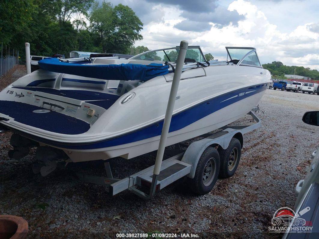 YAMCP131I304 2004 YAMAHA JETBOAT photo no. 4