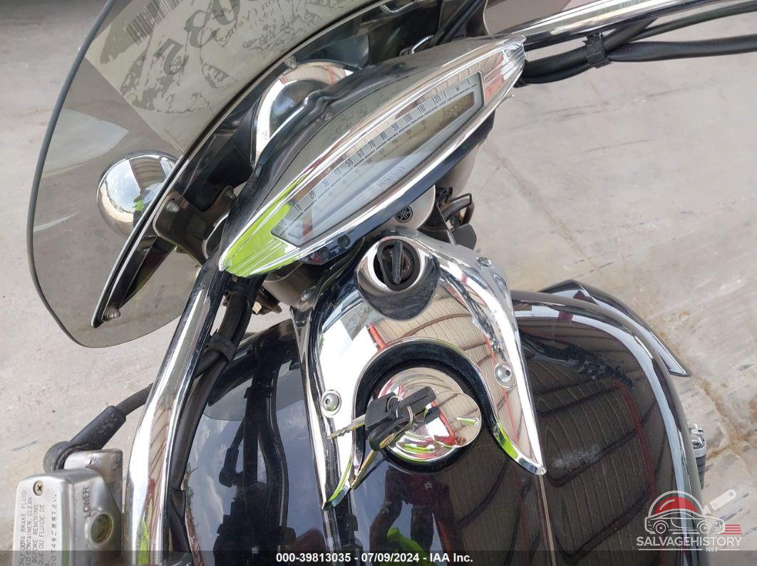 JYAVP18Y15A000121 2005 YAMAHA XVZ13 photo no. 11