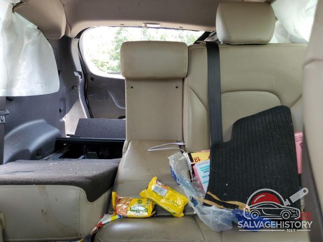 5NMZU3LB2HH015007 2017 HYUNDAI SANTA FE photo no. 10