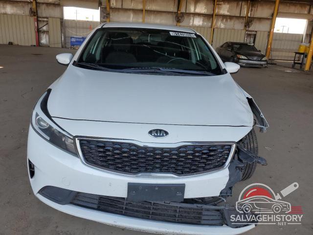 3KPFL4A72HE013033 2017 KIA FORTE photo no. 5