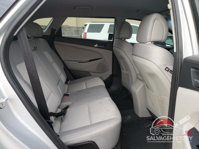 KM8J23A42JU739295 2018 HYUNDAI TUCSON photo no. 10
