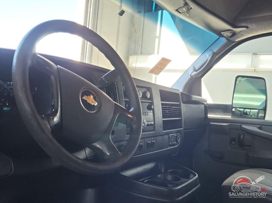 1GB3G2BG9B1121156 2011 CHEVROLET EXPRESS CUTAWAY photo no. 3