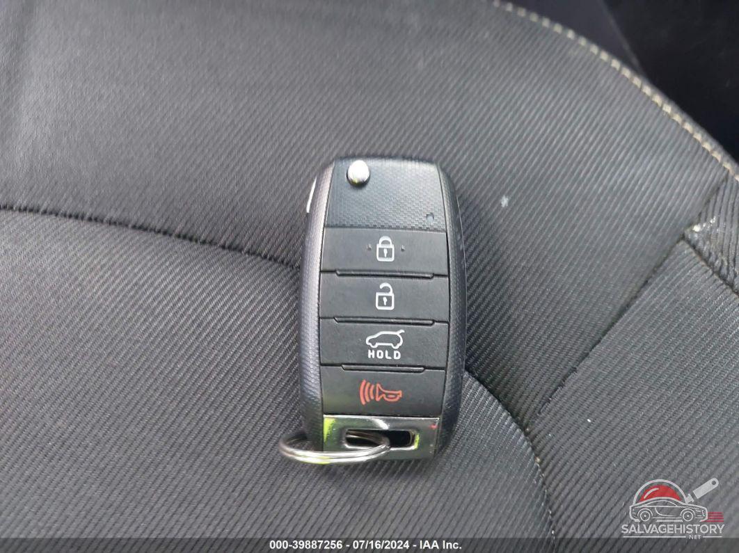 KNDJP3A59F7793570 2015 KIA SOUL photo no. 11