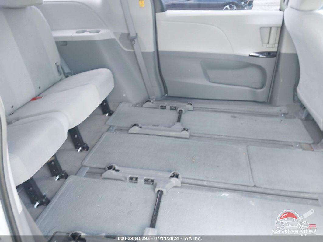 5TDZK3DC3CS185735 2012 TOYOTA SIENNA photo no. 8