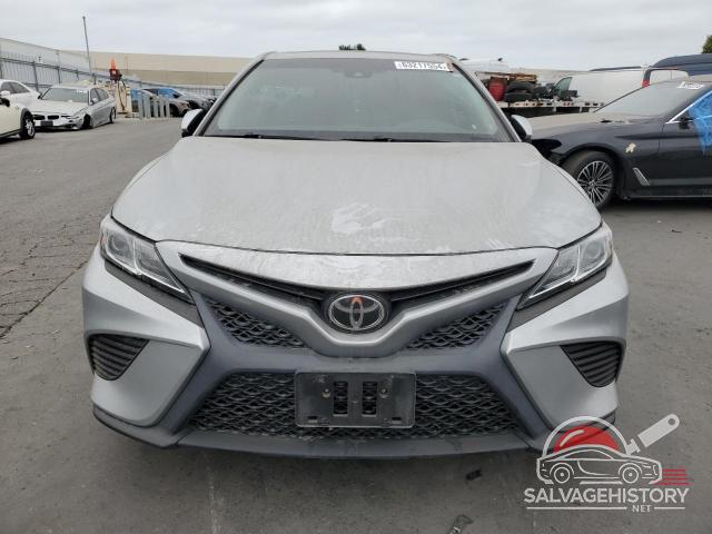 4T1B11HK9JU642563 2018 TOYOTA CAMRY photo no. 5