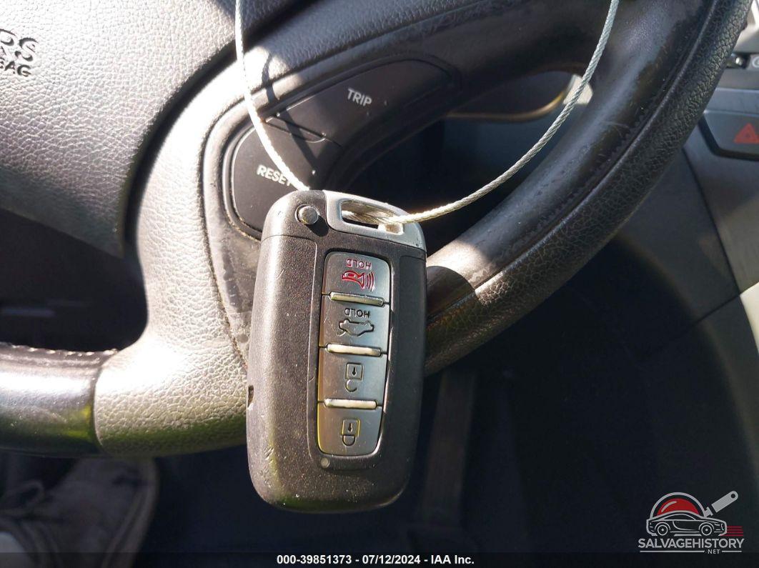 5NPEC4AC0BH044275 2011 HYUNDAI SONATA photo no. 11